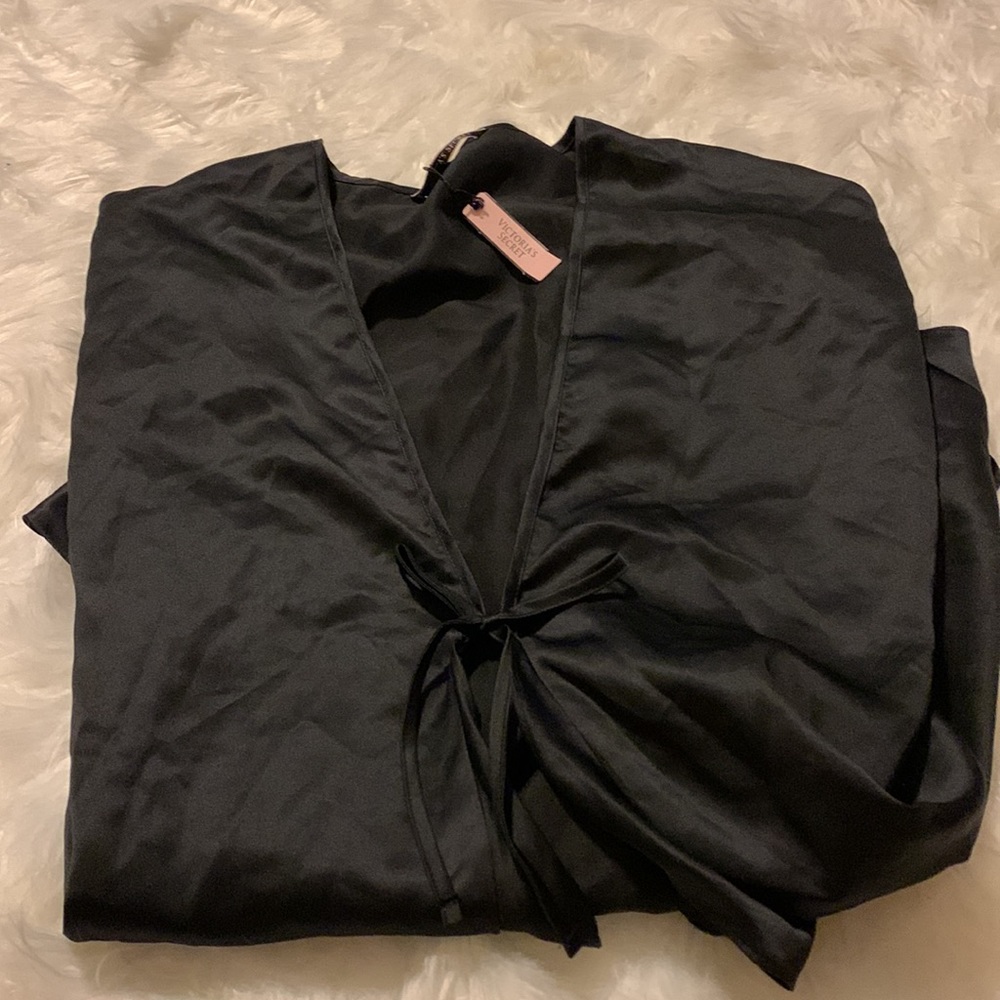 New Victoria’s Secret VS Black Sexy Satin Ruffle Kimono Robe One Size - Picture 4 of 4